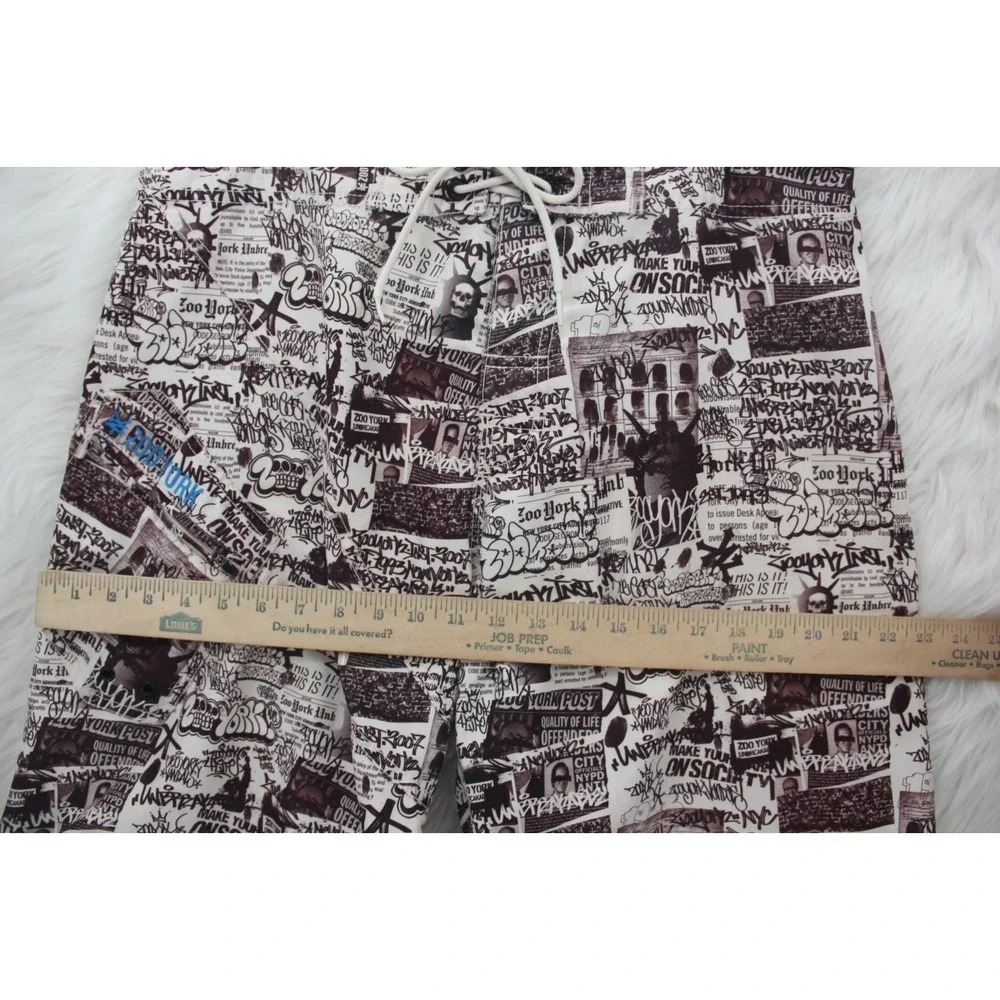 Zoo York VTG Y2K Graffiti Print Black/White Board Shorts Swim Trunks Sz 34